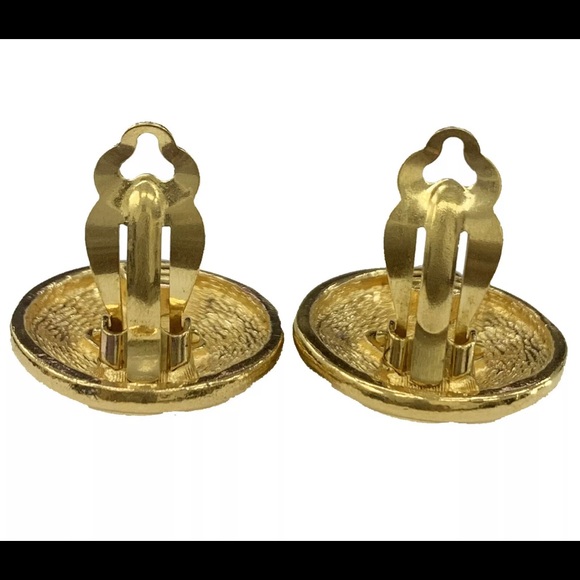 Authentic Chanel Matelasse gold plated earring - Picture 3 of 6